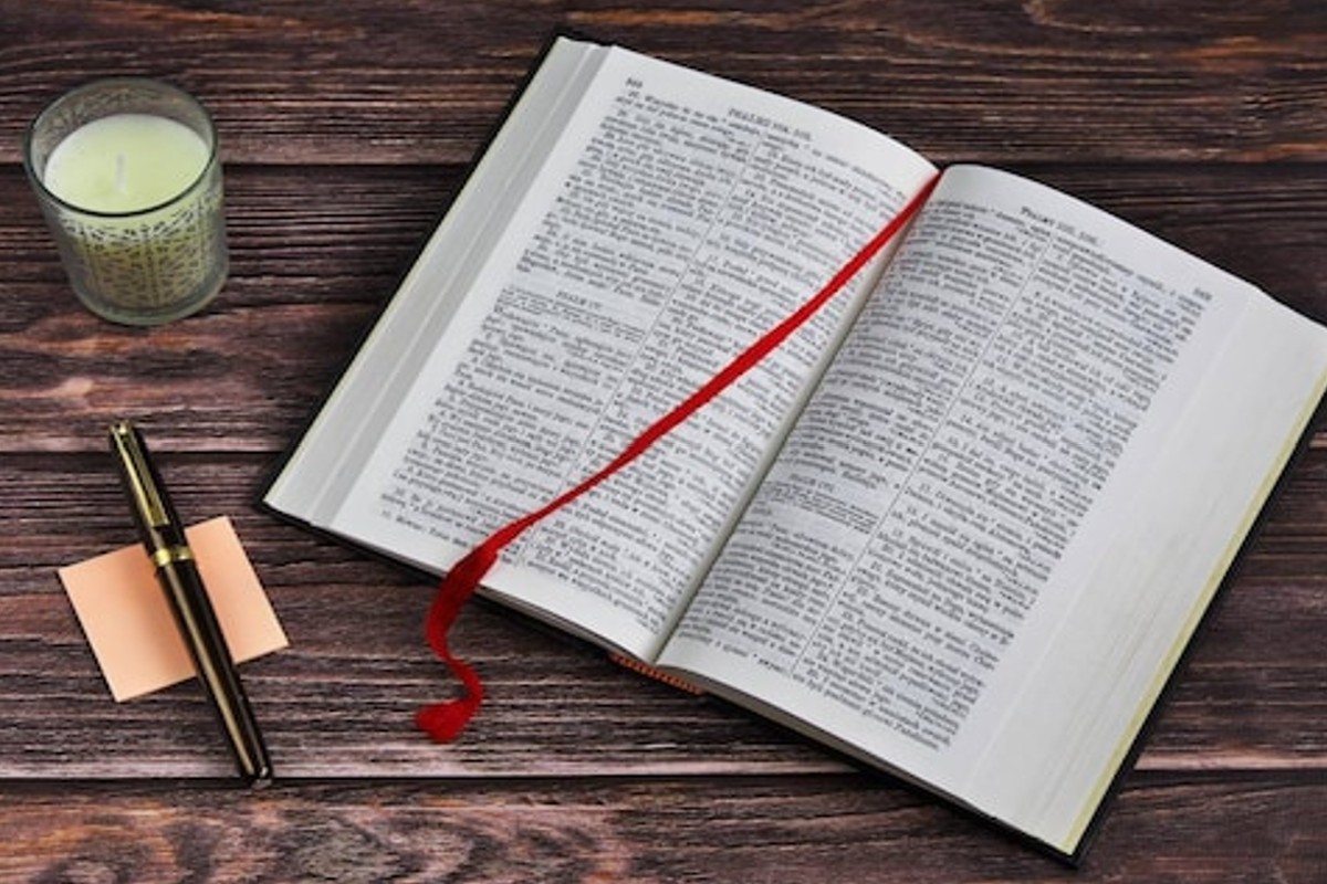 'ही' पुस्तकं वाचलीत तर बदलेल तुमचं संपूर्ण आयुष्य