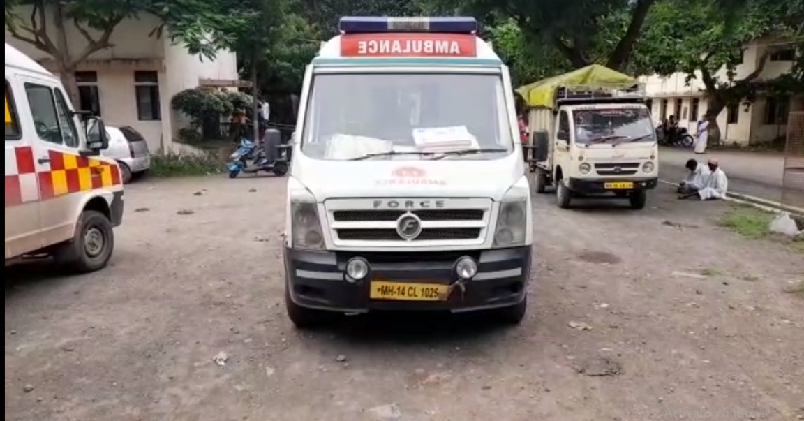 Buldhana : अरे देवा, गंभीर असलेल्या रुग्णाला आणण्यासाठी गेलेल्या डॉक्टरचाच रुग्णवाहिकेत मृत्यू