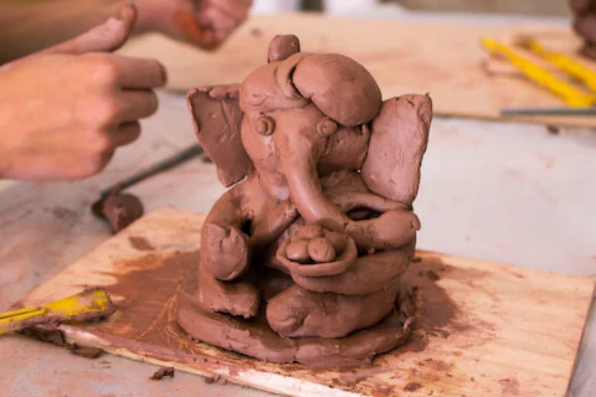 बाप्पाची इको फ्रेंडली मूर्ती बनवण्यासाठी टिप्स