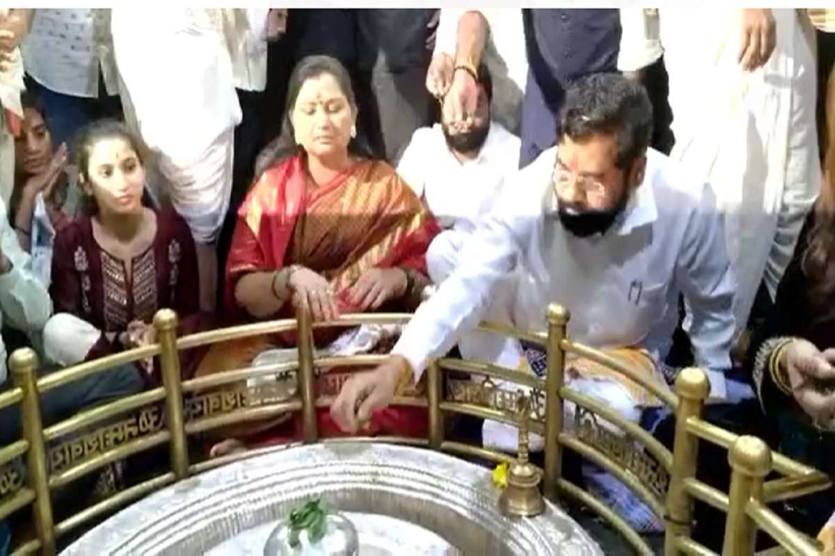 मुख्यमंत्री एकनाथ शिंदेंचं कुटुंबासह भीमाशंकर ज्योतिर्लिंगाची पूजा
