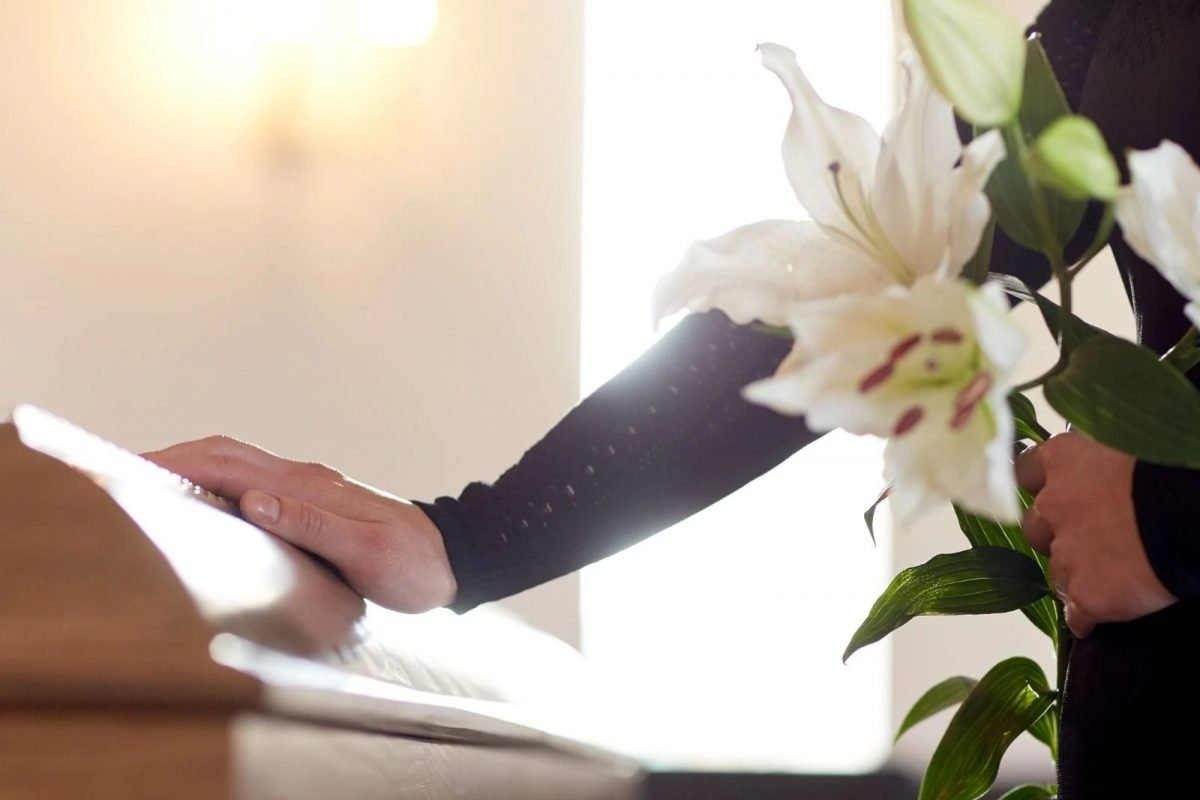 अंत्यसंस्कारात लाइव्ह आली मृत महिला. (प्रतीकात्मक फोटो)