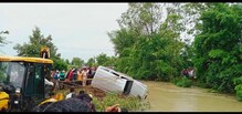 रस्ता ओलांडताना माजी सैनिकासह वाहून गेली टाटा सुमो, 10 तास शोध मोहीम रस्ता ओलांडताना माजी सैनिकासह वाहून गेली टाटा सुमो, 10 तास शोध मोहीम