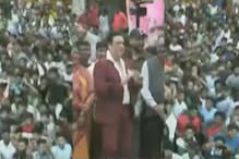 VIDEO : अमरावतीत लाखोंचा जनसागर, गोविंदा थिरकला, फडणवीस पाहतच राहिले VIDEO : अमरावतीत लाखोंचा जनसागर, गोविंदा थिरकला, फडणवीस पाहतच राहिले
