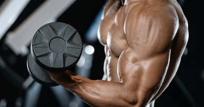 बायसेप्सच्या हट्टामुळे हात कापण्याची वेळ, मृत्यूचा दाढेतून परतला; तरुणानं सांगितली कहाणी