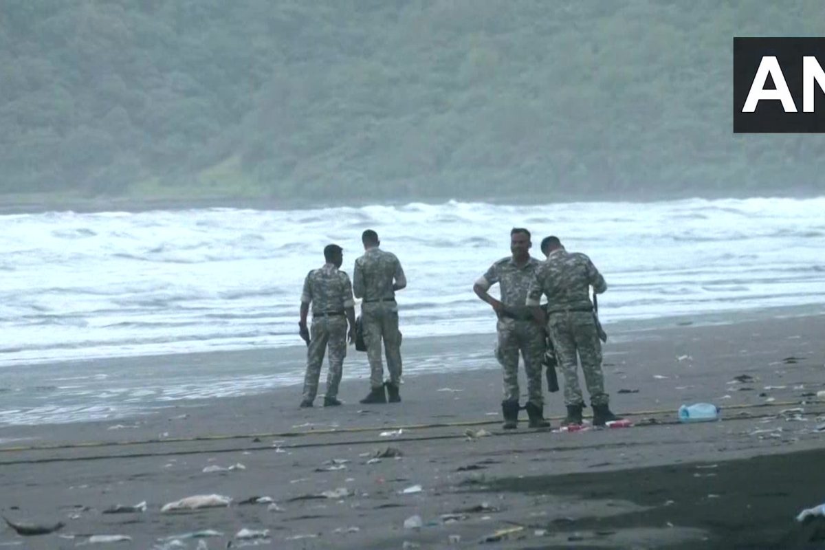 Harihreshwar Beach Raigad : हरिहरेश्वरच्या बीचवर कडक बंदोबस्त तैनात, नेमक्या परिस्थितीचा जाणून घ्या आढावा