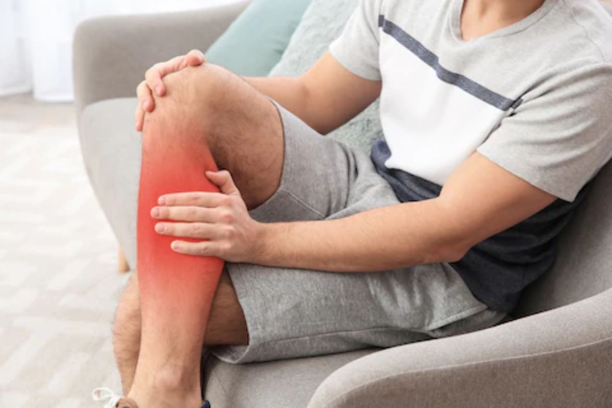 Night Leg Pain : रोज रात्री पायांमध्ये होतात वेदना; करा हे घरगुती उपाय, मिळेल त्वरित आराम