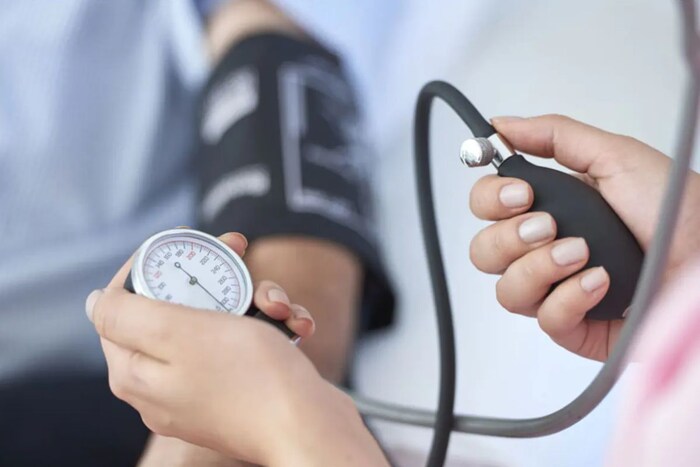ब्लड प्रेशरवरील एल्मिसार्टन आणि बिसोप्रोलोलची एक टॅबलेट 10.92 रुपये झाली आहे. ज्याची किंमत आतापर्यंत 14 रुपये होती.