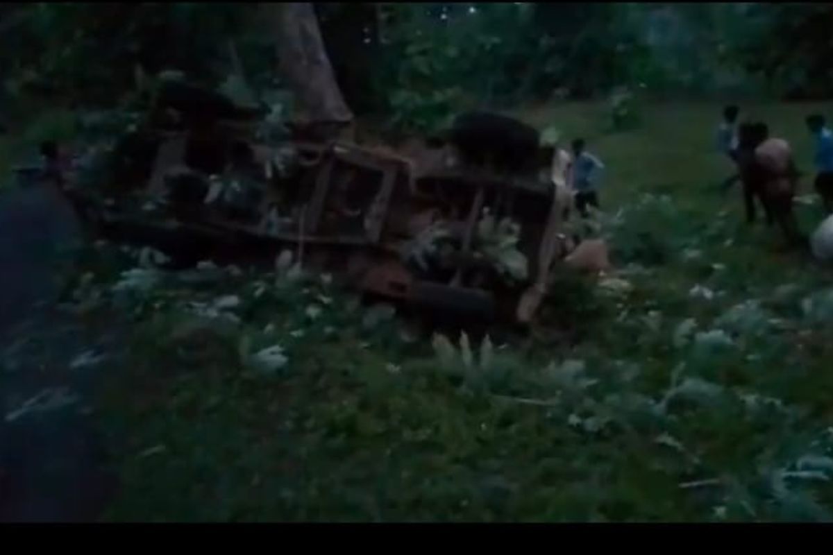 अमरावतीच्या मेळघाटात भीषण अपघात; तिघांचा जागीच मृत्यू, अनेकजण जखमी