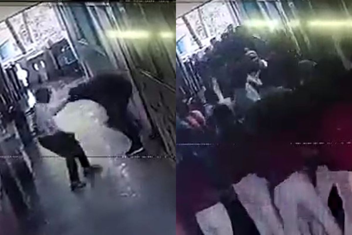 वर्गाबाहेर विद्यार्थ्यांसमोरच शिक्षकाला बेदम मारहाण; संतापजनक घटना CCTV कॅमेऱ्यात कैद, Video