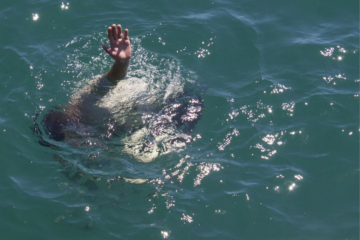 पोळ्यासाठी बैल धुण्याकरता तलावाजवळ गेले अन् तिथेच मृत्यूनं गाठलं; काका-पुतण्याचा हृदयद्रावक अंत