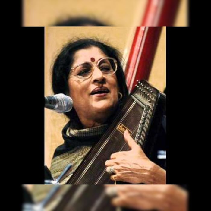 किशोरी आमोणकर - किशोरी आमोणकर या हिंदुस्तानी शास्त्रीय संगीत गायिका होत्या. त्या जयपूर घराण्याच्या शैलीत गायन करत असत. त्या एक श्रेष्ठ गायिका होत्या व आदराने त्यांना 'गानसरस्वती' असे संबोधले जात होते. किशोरीताईंचा जन्म मुंबई येथे इ.स. 1931 मध्ये झाला. पद्मभूषण, पद्मविभूषणसह त्यांना संगीत क्षेत्रातील अनेक पुरस्कार मिळाले.