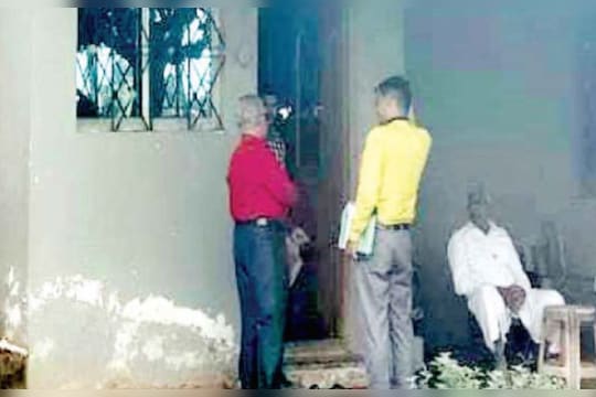 Kolhapur Income Tax Raid : कोल्हापूरमध्ये सलग दुसऱ्या दिवशीही प्राप्तीकर विभागाच्या धाडी मोठं घबाड निघण्याची शक्यता