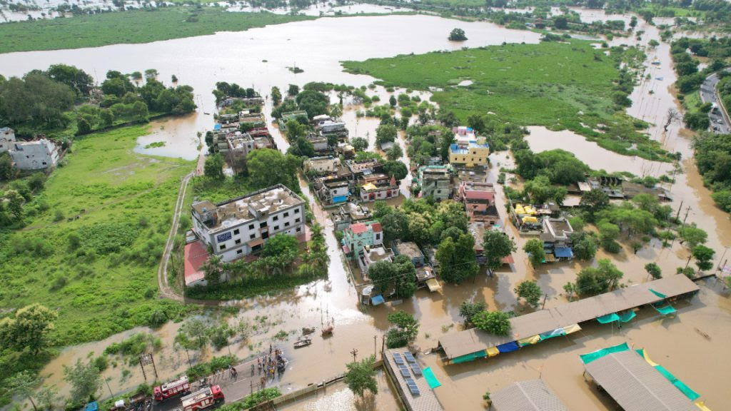 Maharashtra Rain : मुंबई, पुण्यात पावसाचा येलो अलर्ट तर विदर्भात विजांसह पावसाचा इशारा