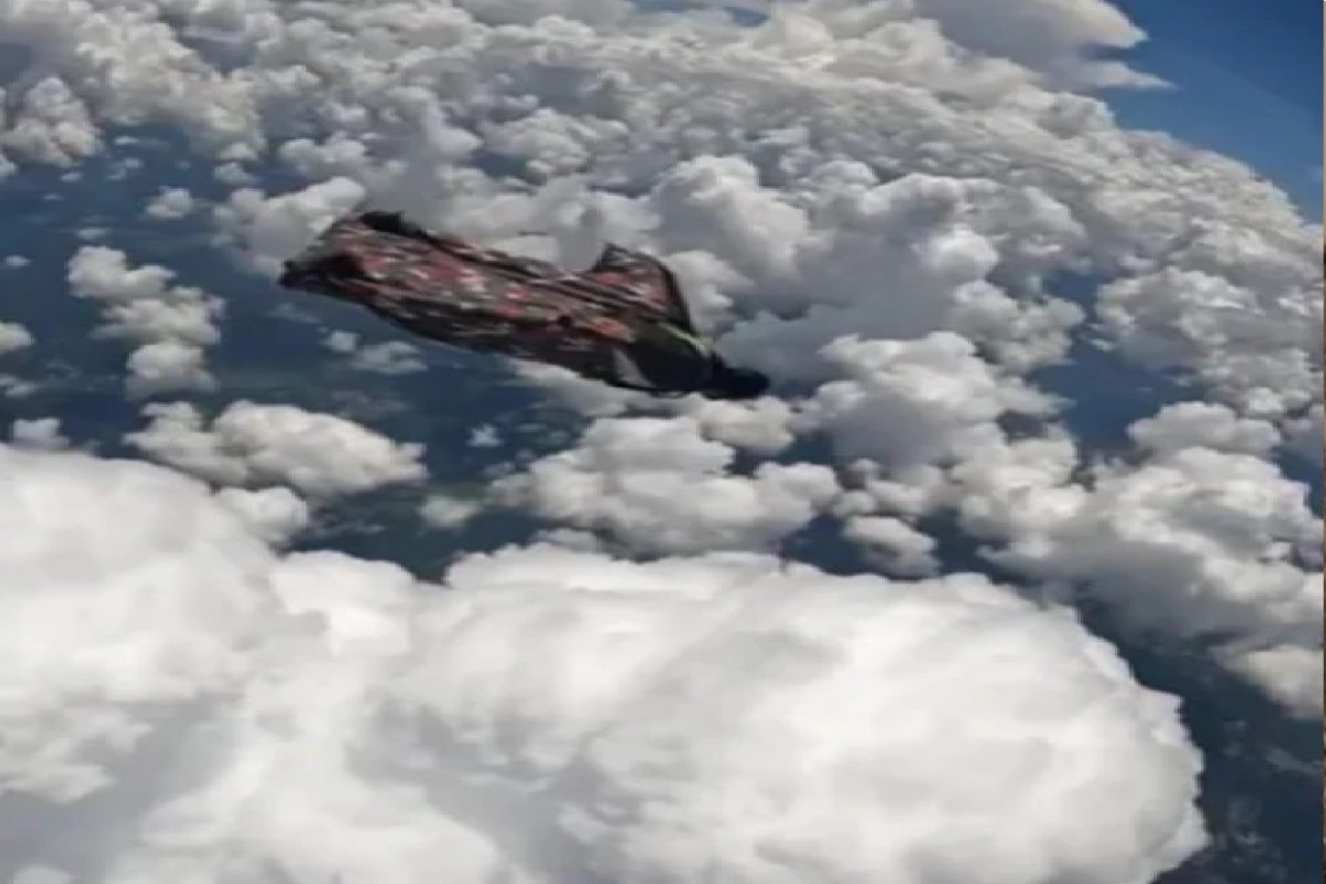 ना पॅराशूट ना हॉट एअर बलून; पक्ष्यासारखे पंख पसरून उडू लागला माणूस; पाहा अद्भुत VIDEO