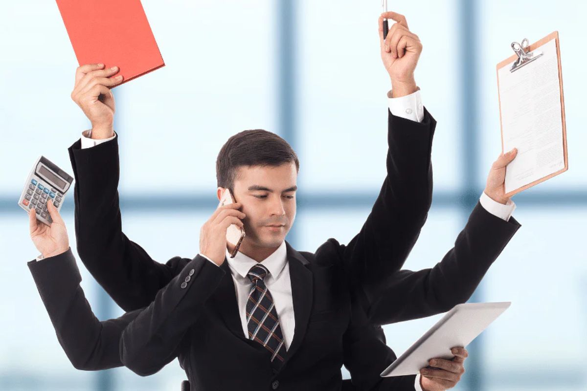 स्वीगीची Moonlighting Policy म्हणजे नक्की आहे तरी काय?