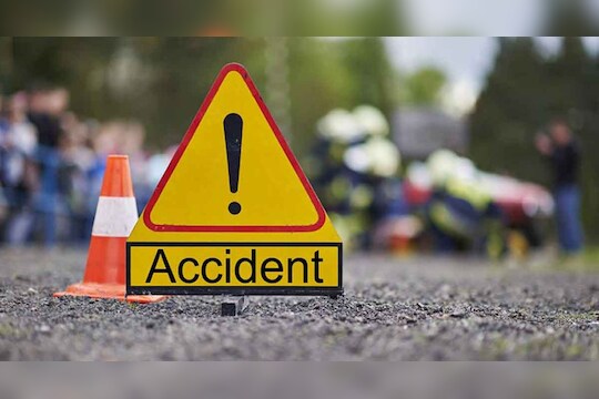 Nagpur Aurangabad Highway : महामार्गावरील खड्डा वाचवण्याच्या नादात अपघात, चार जणांचा जागीच मृत्यू