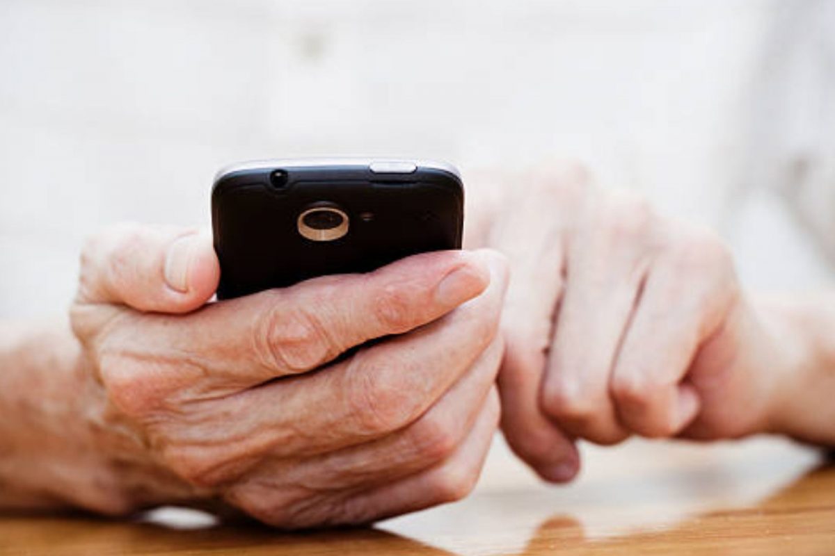 मुंबई : न्यूड व्हिडीओ कॉल, वृद्धाला फसवून 3 लाख बळकावले; शेजारीही तोच प्रकार!