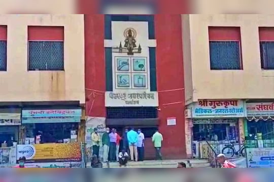Pandharpur Nagar Parishad : पंढरपूर नगरपरिषदेत सावळा गोंधळ, विकासकाला मोफत जमीन देऊनही नागरिकांना घरे नाहीत