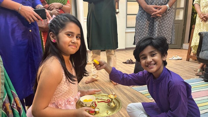 यंदाच्या राखीपौर्णिमेला तुझेच मी गीत गात आहे मालिकेत पिहू स्वराजलाच भाऊ मानत त्याला राखी बांधणार आहे. 