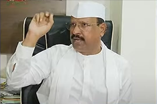 राष्ट्रवादीच्या खासदार सुप्रिया सुळे भिकारXX नेत्या' अशी टीकाच सत्तार यांनी केली. 