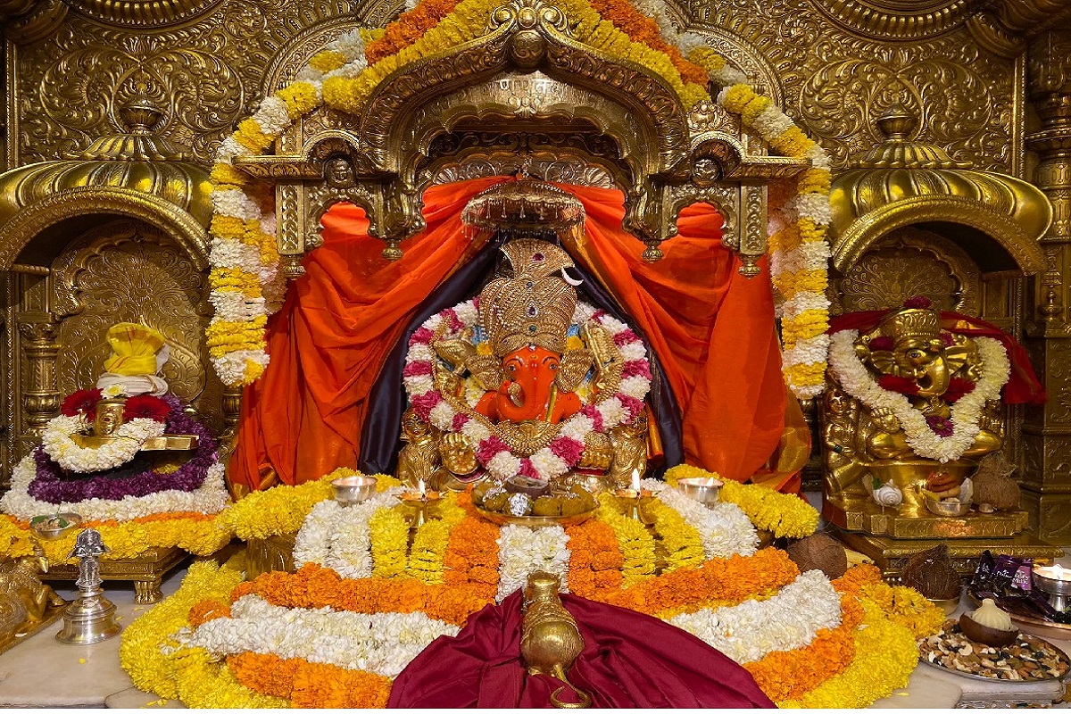 यंदाच्या गणेश चतुर्थीला सिद्धिविनायकाला द्या भेट, जाणून घ्या मंदिराची सर्व माहिती