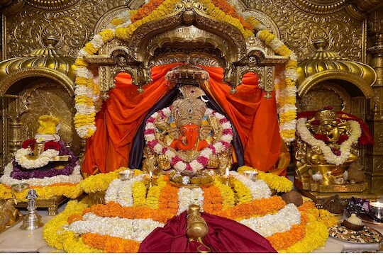 यंदाच्या गणेश चतुर्थीला सिद्धिविनायकाला द्या भेट, जाणून घ्या मंदिराची सर्व माहिती