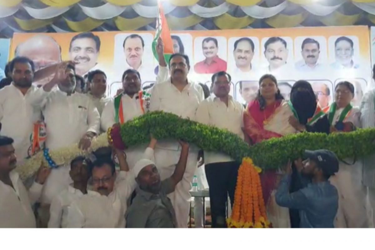MIM ला सोलापूरात मोठं खिंडार; 6 नगरसेवकांचा राष्ट्रवादीत प्रवेश मात्र काँग्रेससमोरील आव्हान वाढलं!