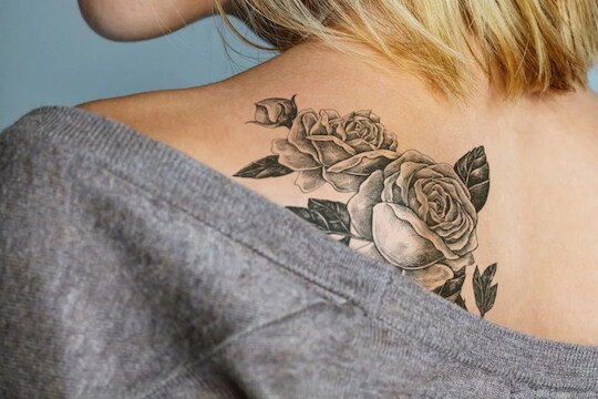 खास Festival Tattoo शरीरावर काढण्याआधी हे नक्की वाचा; नाहीतर उद्भवेल मोठा धोका