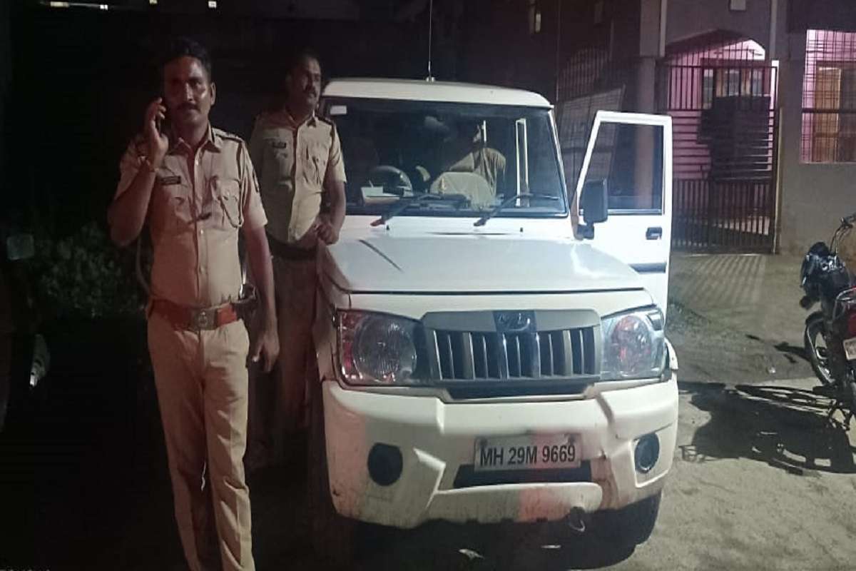 यवतमाळमध्ये शिक्षिकेवर तरुणाचा हल्ला, परिसरात खळबळ, नेमकं काय घडलं?