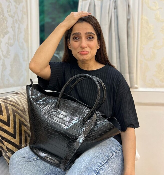 'भेट' या चित्रपट या दोघांनी एकत्र काम केलं होतं. परंतु या दोघांचा एकत्र एकही सीन चित्रपटात नव्हता. मात्र चित्रपटाच्या प्रीमियरवेळी दोघांची पहिली भेट घडून अली होती.परंतु फारसं बोलणं झालं नाही. 