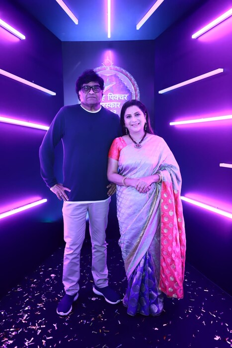 यावेळी ज्येष्ठ अभिनेते अशोक सराफपासून ते आत्ताचा हॅन्ड्सम हंक भूषण प्रधानपर्यंत सर्वच लोक उपस्थित होते. 