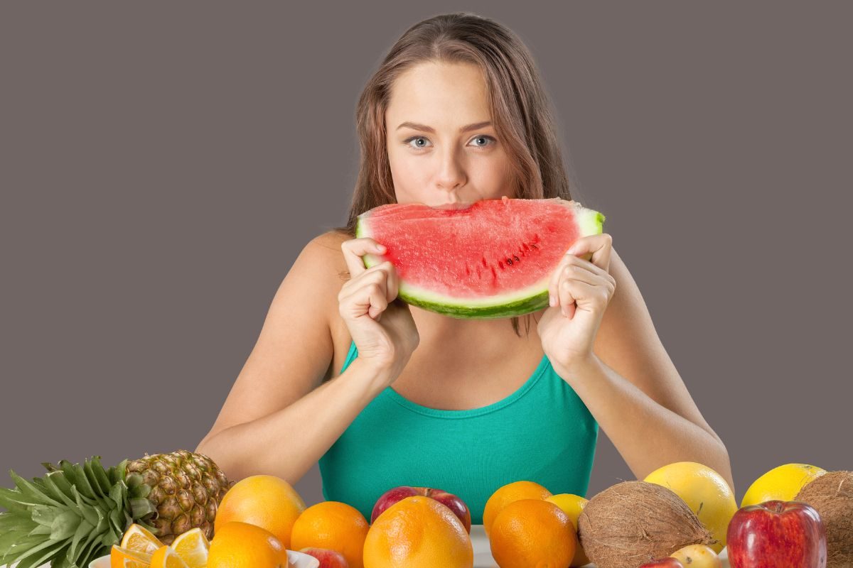 फळे खाण्याची योग्य वेळ कोणती? जाणून घ्या कोणती फळे रिकाम्या पोटी खाणे चुकीचे