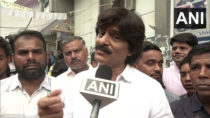 यावेळी त्यांचा जवळचा मित्र आणि कॉमेडियन सुनील पालने राजू यांना आपले गुरु असल्याचं सांगत त्यांच्याकडून फार काही शिकायला मिळाल्याचं म्हटलं आहे. एहसान कुरैशीसुद्धा उपस्थित होते. 