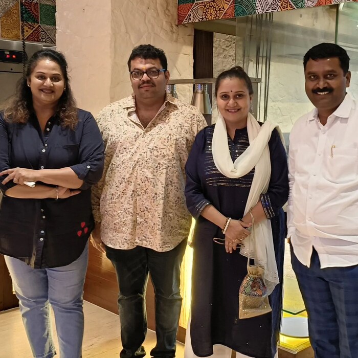 गप्पा,जेवण, आणि गॉसिप्स करत सुरेखा यांनी दिवस एन्जॉय केला.  