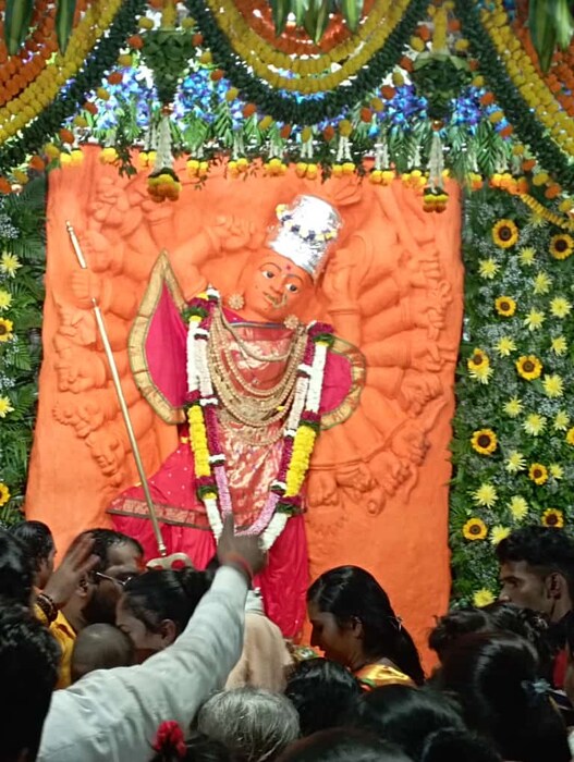 या मूर्तीचे मुळ स्वरूप एक दिवसासाठी स्थानिक नागरिक आणि भाविकांना पाहण्यासाठी खुले करण्यात आले होते. त्यावेळी हे मनोहर रूप पाहण्यासाठी भाविकांनी मोठी गर्दी केली.