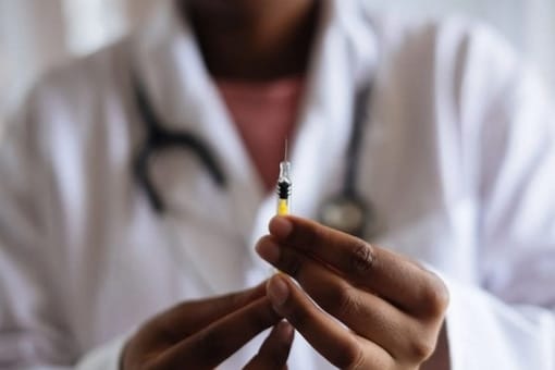 flue vaccine मुळे स्ट्रोकचा धोका कमी होतो? तज्ज्ञांच्या अहवालातून समोर आली महत्त्वाची माहिती