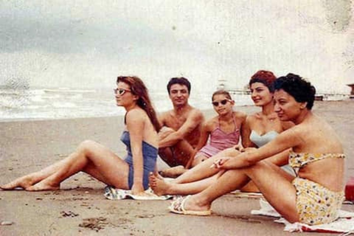 50 वर्षात बिकिनीतून बुरख्यात कसा गेला इराण? हिजाबवरुन का जातोय महिलांची जीव?