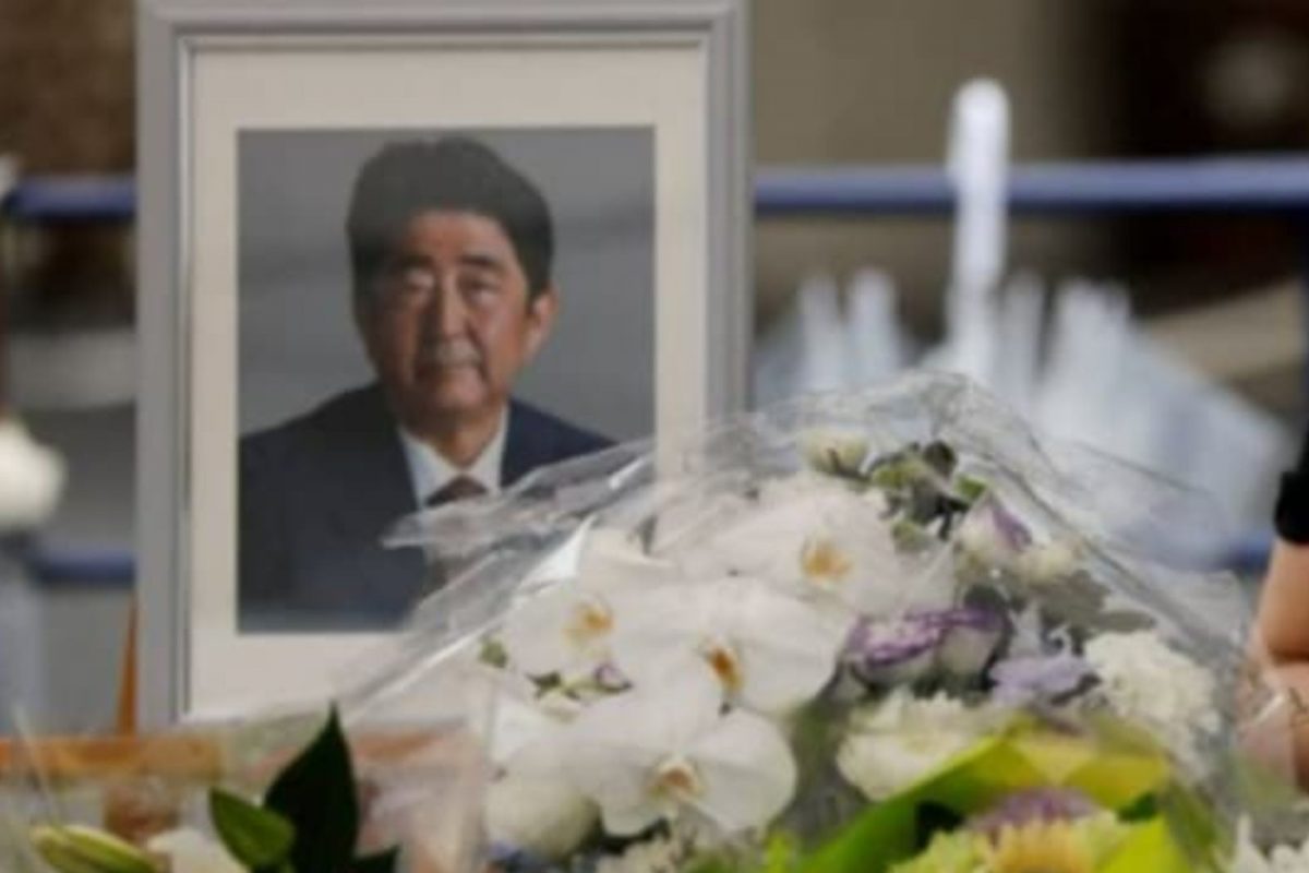 जपानच्या माजी PMच्या अंत्यविधीला पाण्यासारखा पैसा खर्च