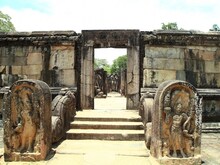 श्रीलंकेत गेलात तर, ही ठिकाणं बघाच