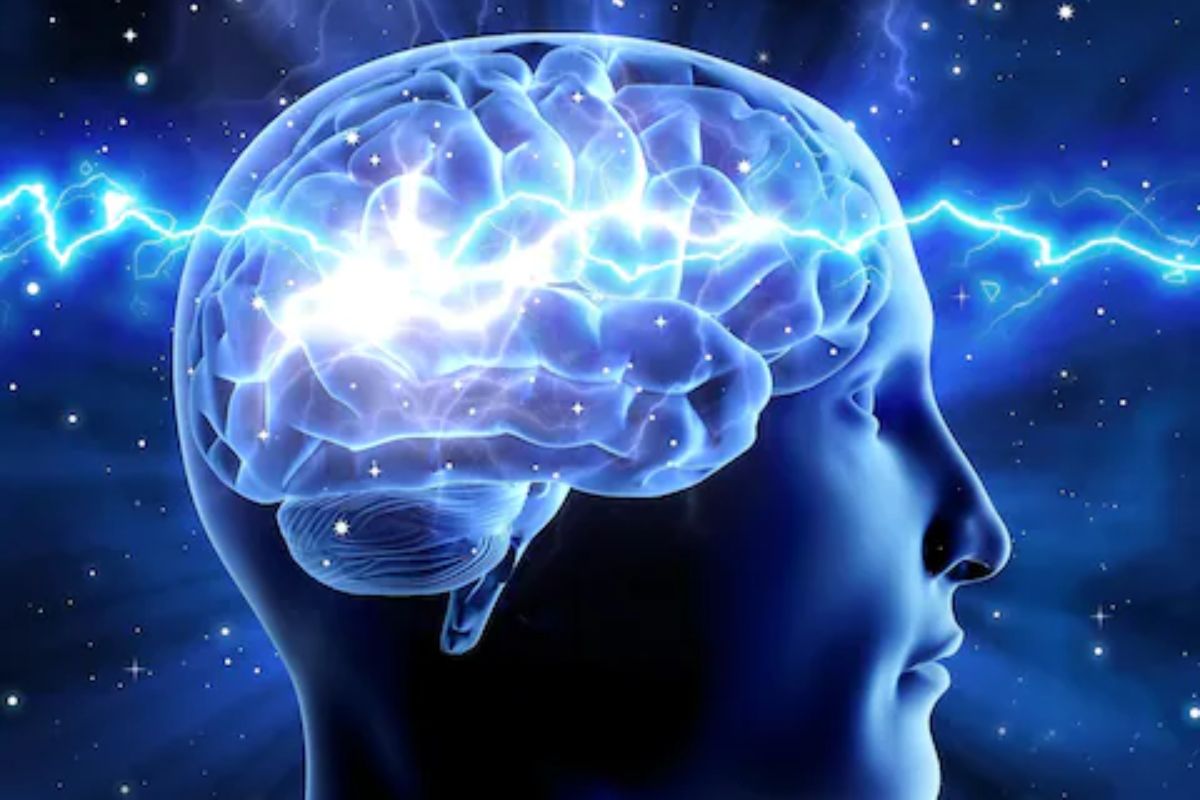 सावधान! मेंदू वृद्ध झाल्याची आहेत ‘ही’ लक्षणं; वयाच्या तिशीनंतर दिसू लागतात बदल