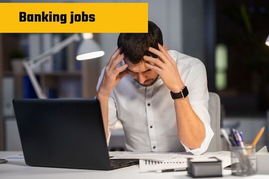 Banking Jobs: बॅडन्यूज! सरकारी बँकांमध्ये नोकरी मिळवणं होणार अधिक कठीण, काय आहे कारण? वाचा सविस्तर