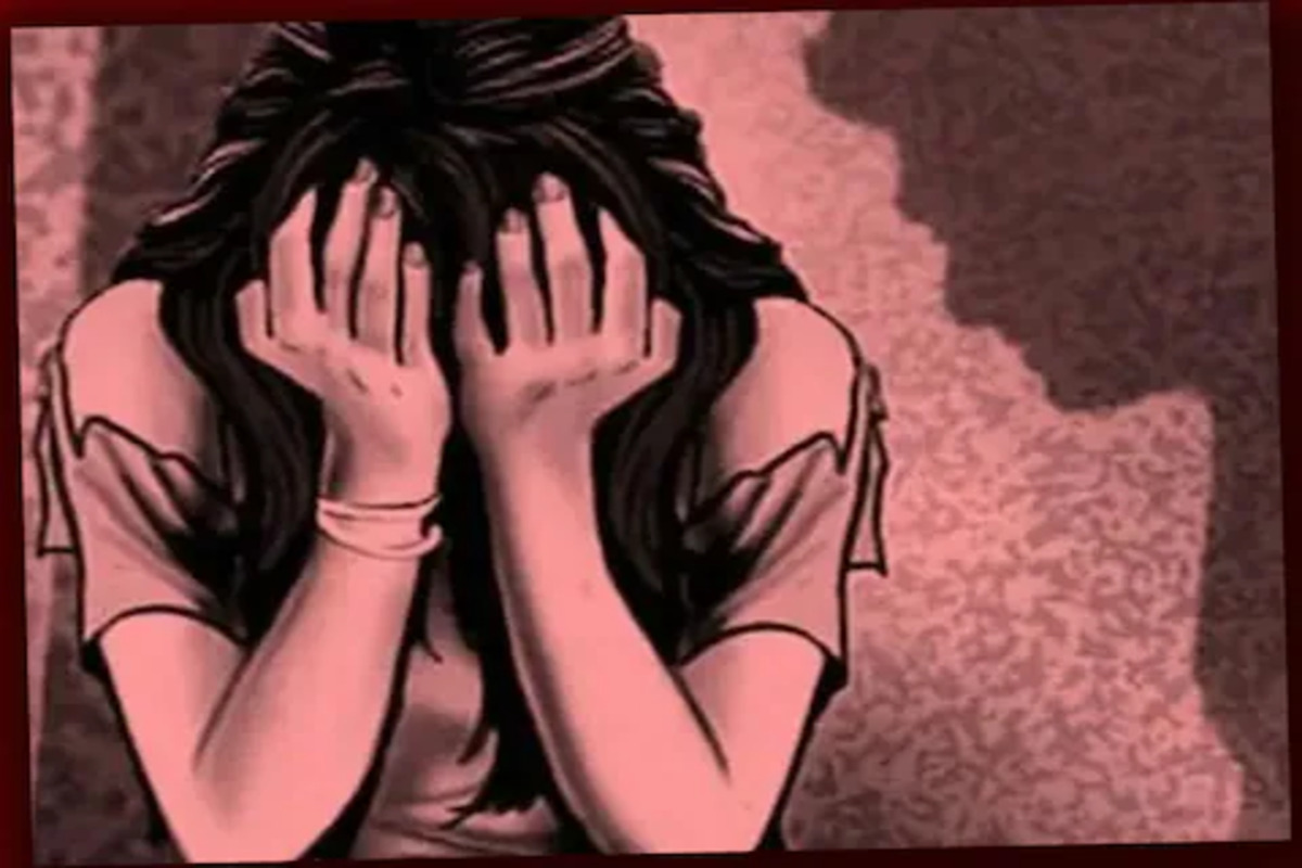 तोंडामध्ये मिरची कोंबली अन् कपडे फाडले, गुप्तांगावर ओतली दारू, पुण्यातील संतापजनक घटना