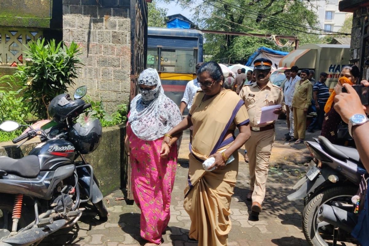 VIDEO: पालकांनो सावधान! मुंबईत शालेय मुलांना अशाप्रकारे ड्रग्ज विक्री करायची महिला, वाचा संपूर्ण कहाणी