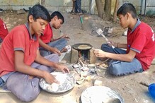 शाळेत झाली भाकरी बनवण्याची स्पर्धा, मुलांना समजले आईचे कष्ट Video शाळेत झाली भाकरी बनवण्याची स्पर्धा, मुलांना समजले आईचे कष्ट Video