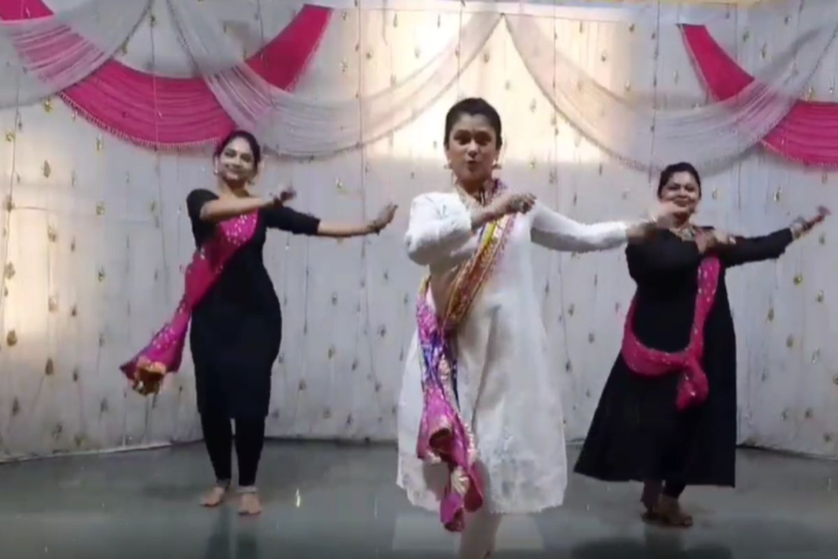 Navratri : दांडियामध्ये इतरांवर प्रभाव टाकायचाय? फॉलो करा सोप्या टिप्स Video
