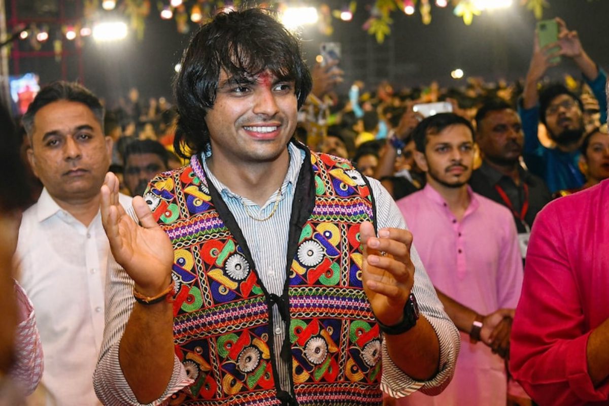 नीरज चोप्रा बडोद्यातील नवरात्री उत्सवादरम्यान