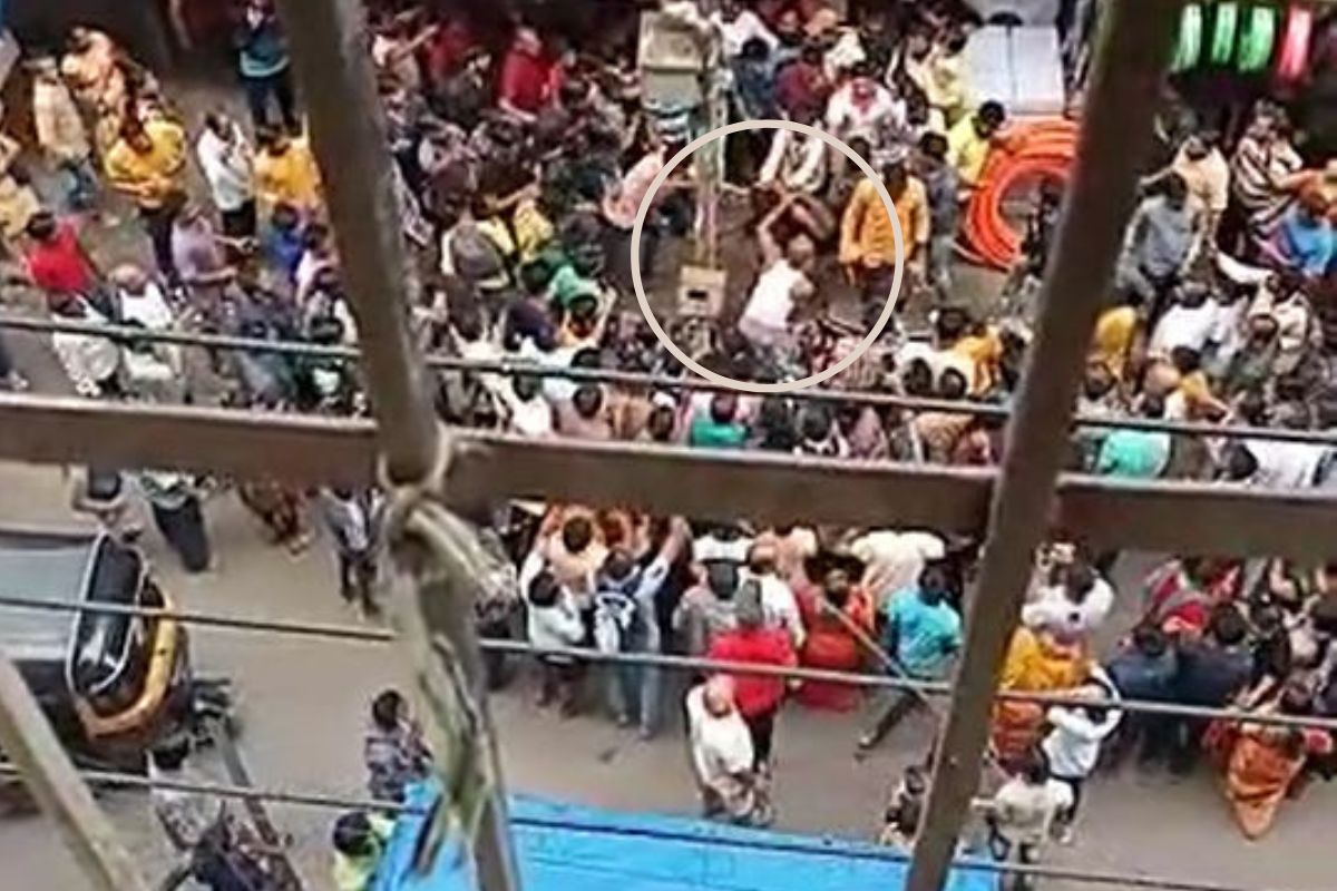 मुलं चोरणारा समजून शेकडो लोकांनी त्याला घेरलं अन्.., ठाण्यातील धक्कादायक घटनेचा Video