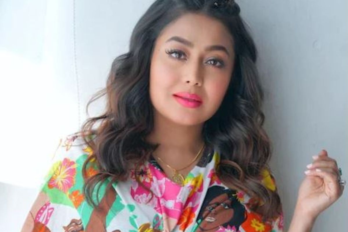 नेहा कक्करवर भडकले युजर्स;केली चक्क 8 वर्षे तुरुंगवासाची मागणी; काय आहे नेमकं प्रकरण?