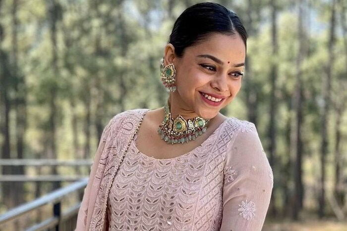 नव्या सीझनमध्येही ती दिसणार आहे. मीडिया रिपोर्ट्सनुसार, सुमोनाला एका एपिसोडसाठी 6-7 लाख रुपये दिले जात आहेत. 