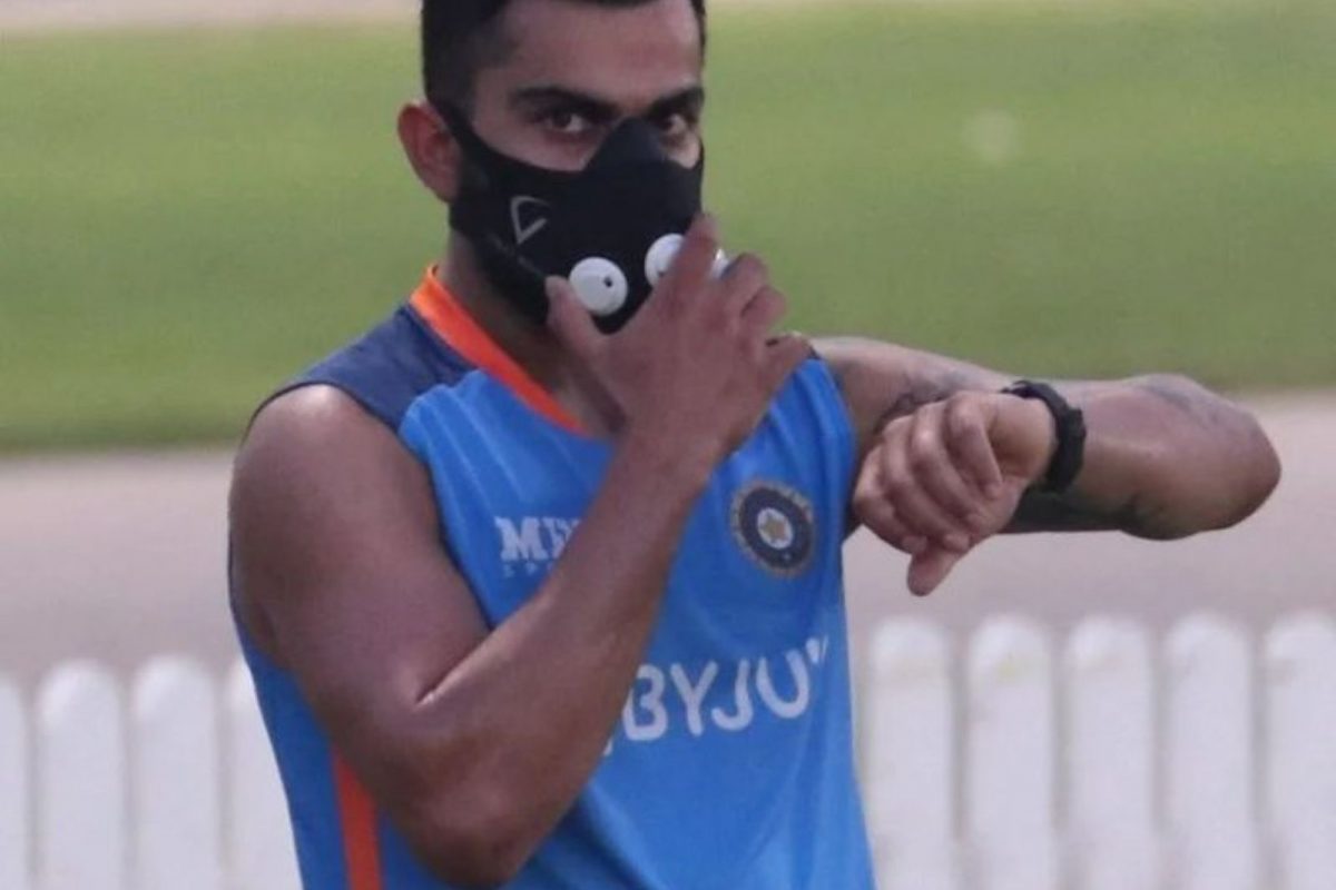 पाकिस्तानविरुद्ध सामन्यापूर्वी विराटचा 'हाय अल्टिट्यूड मास्क' लावून सराव!